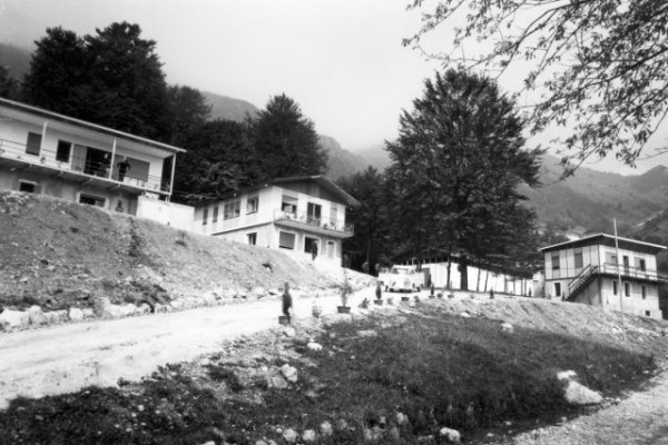 1967, estate - costruzione villaggio a Bosco  A